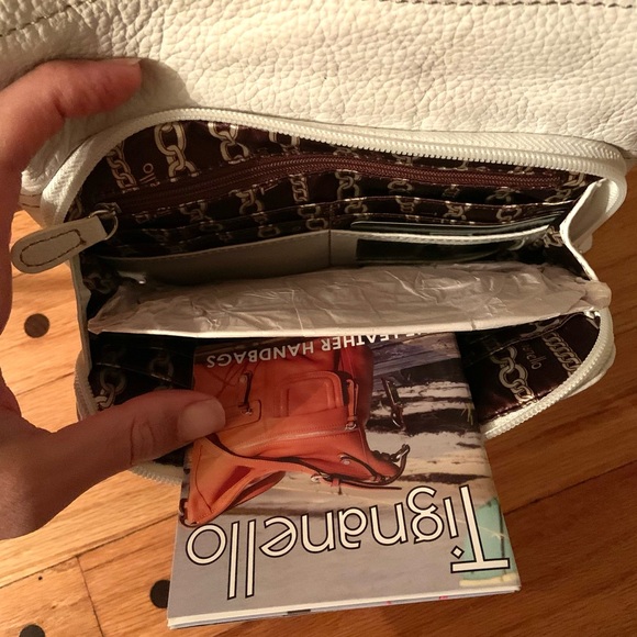 Tignanello hands free cross body bag purse in white genuine leather - Picture 5 of 6